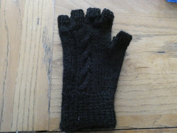 Cabled Fingerless Mittens